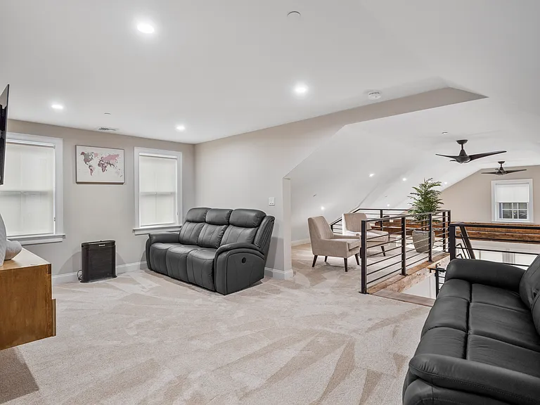 140 Middlesex St #3 — Photo 25