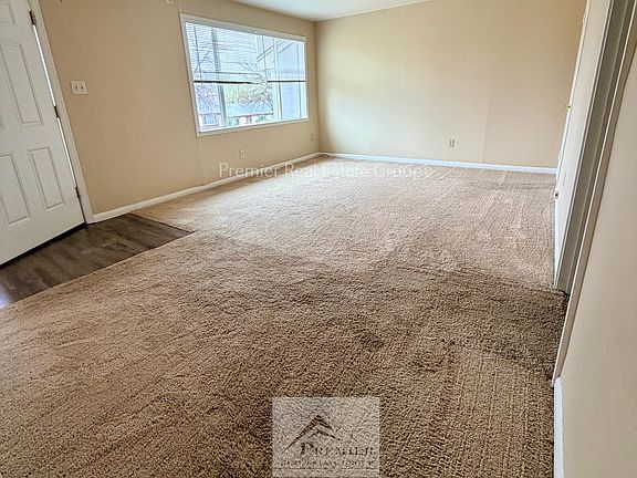2nd image of 426 Glen View Ct