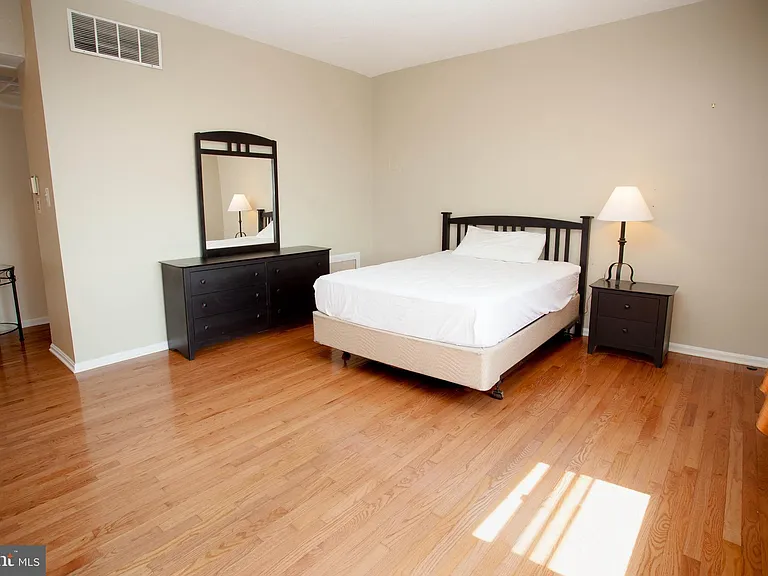 1851 Columbia Rd NW #600 — Photo 9