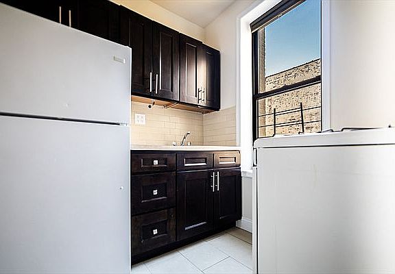 5th image of 905 43rd St #12