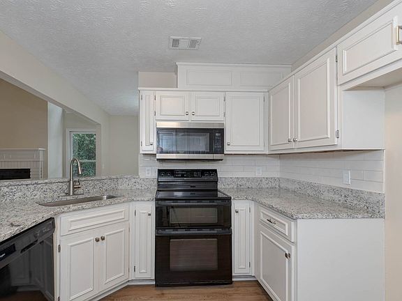 4th image of 1650 Garrard St