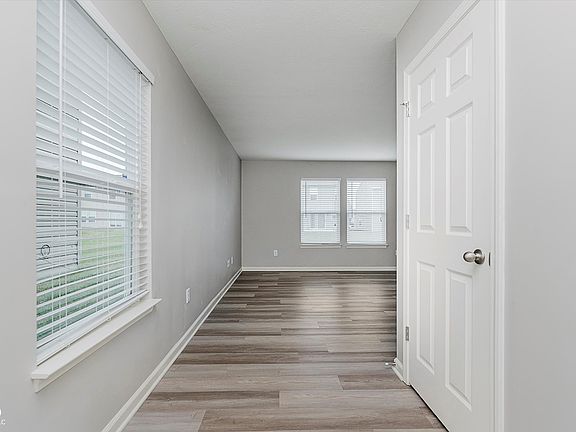 4th image of 4086 Lassen Ln