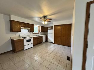 202 N Meek St, Eureka, IL 61530