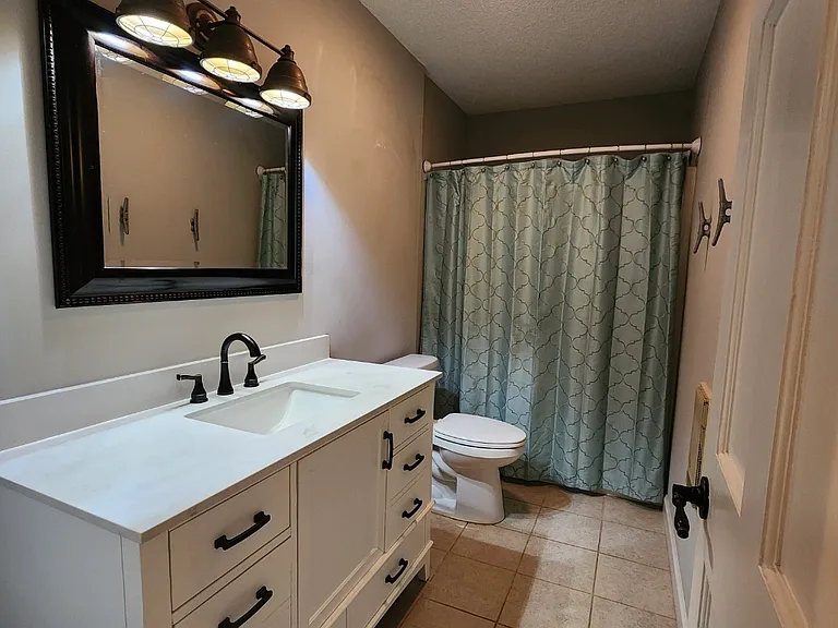 6702 Emerald Isle Dr — Photo 16