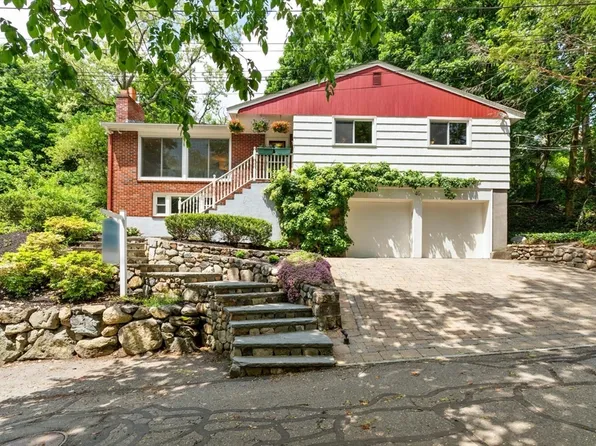 40 Vine St, Lexington, MA 02420