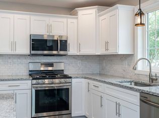 42 Harvey St #1, Springfield, MA 01119