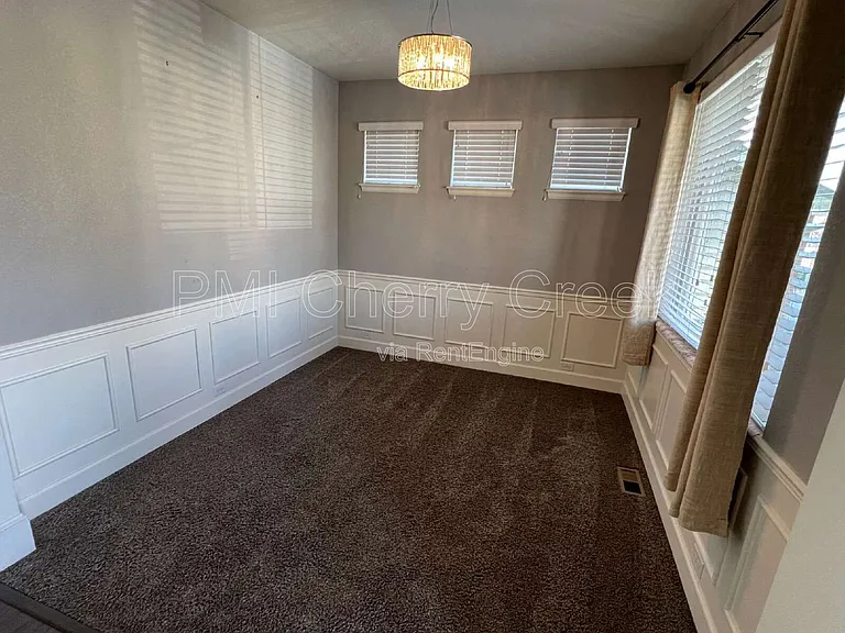 22472 E Union Cir — Photo 4