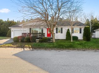 24 Kentucky Ave, Wasaga Beach, ON L9Z 3A8