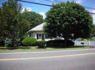 102 Tennent Rd, Morganville, NJ 07751