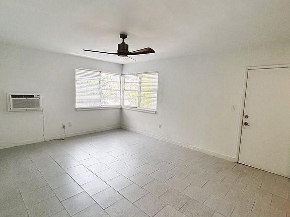 5th image of 619 Breakers Ave #203