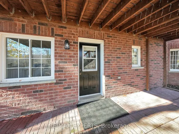 97 Franklin St #Basement, Newmarket, ON L3Y 4A5