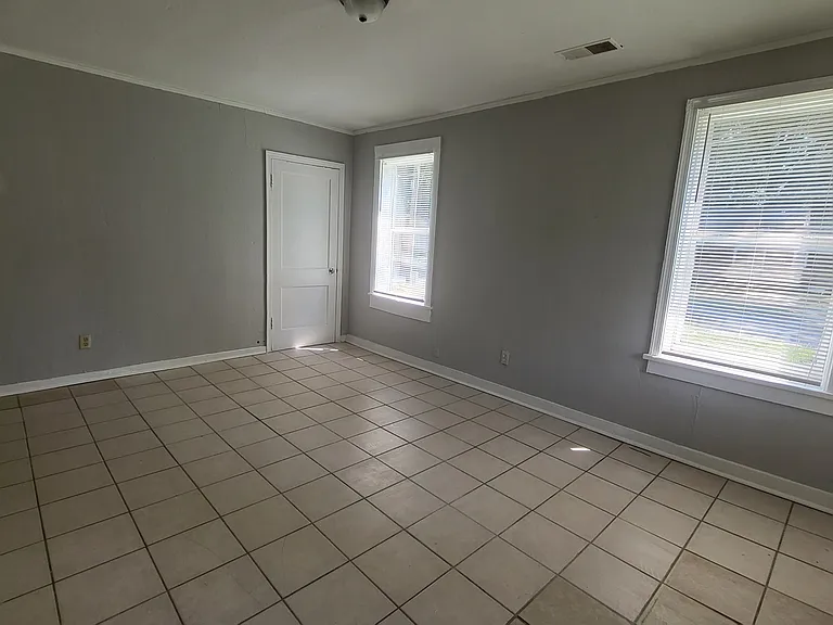 3788 Bayliss Ave — Photo 2