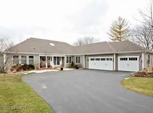 5 Robert Ct, Hawthorn Woods, IL