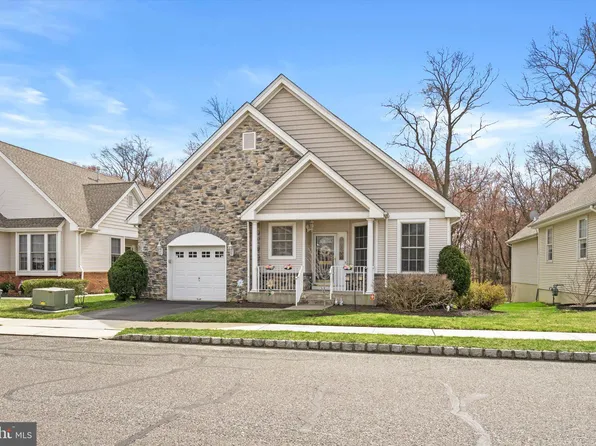 35 Bear Meade Dr, Hamilton, NJ 08691