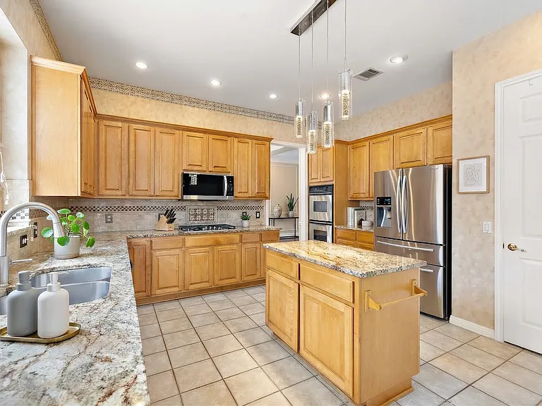 10707 Bramblecrest Dr — Photo 7