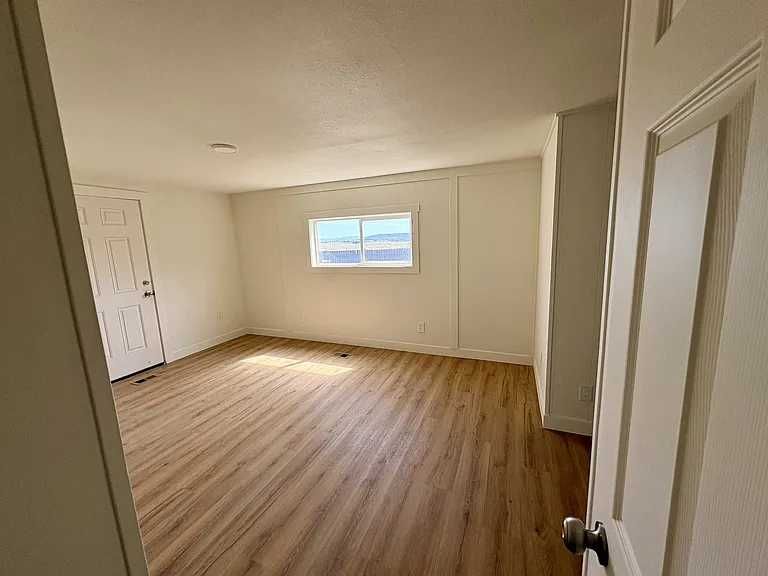 402 N Hodges Rd — Photo 8