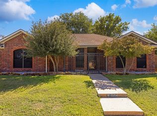 9214 Chimneywood Dr, Rowlett, TX 75089