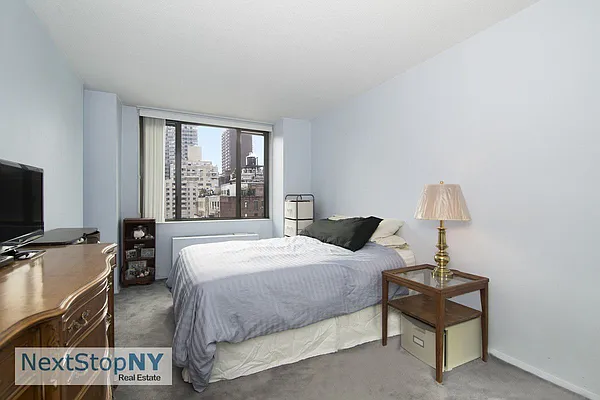 Sold by NextStopNY | media 4