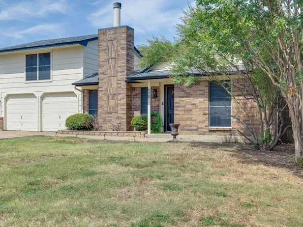 625 S Walnut Creek Dr, Mansfield, TX 76063