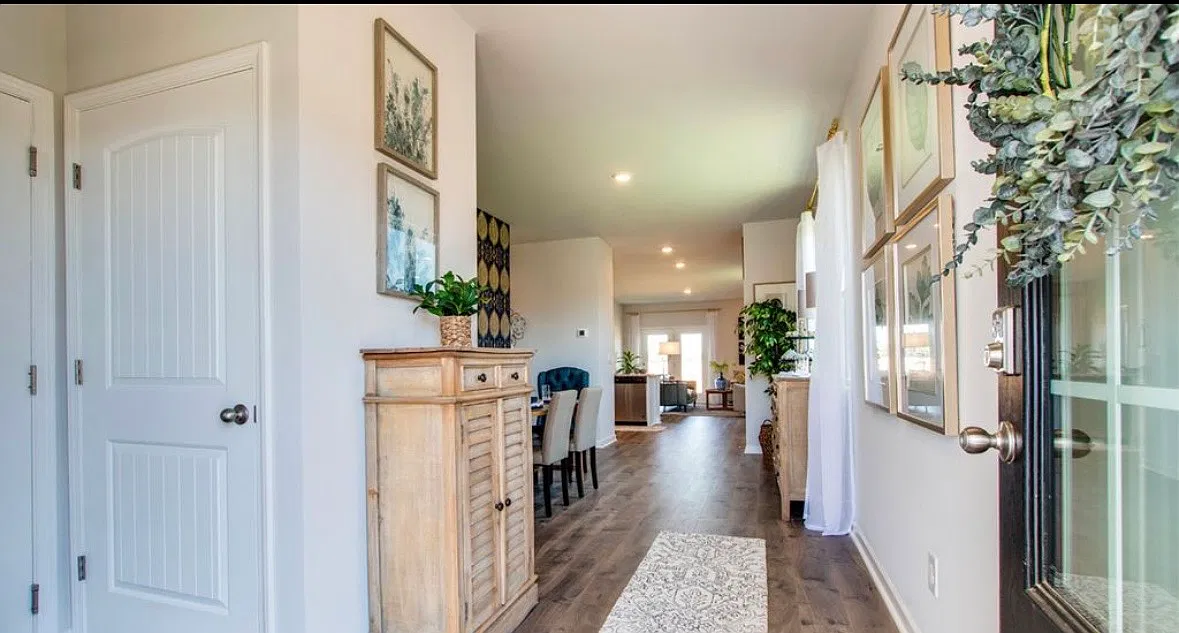3 bed, 1459 sqft, $2,300 — Photo 2