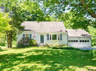 17 Greenlawn Ct, Schenectady, NY 12304
