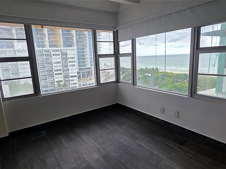 5255 Collins Ave #7G — Photo 15