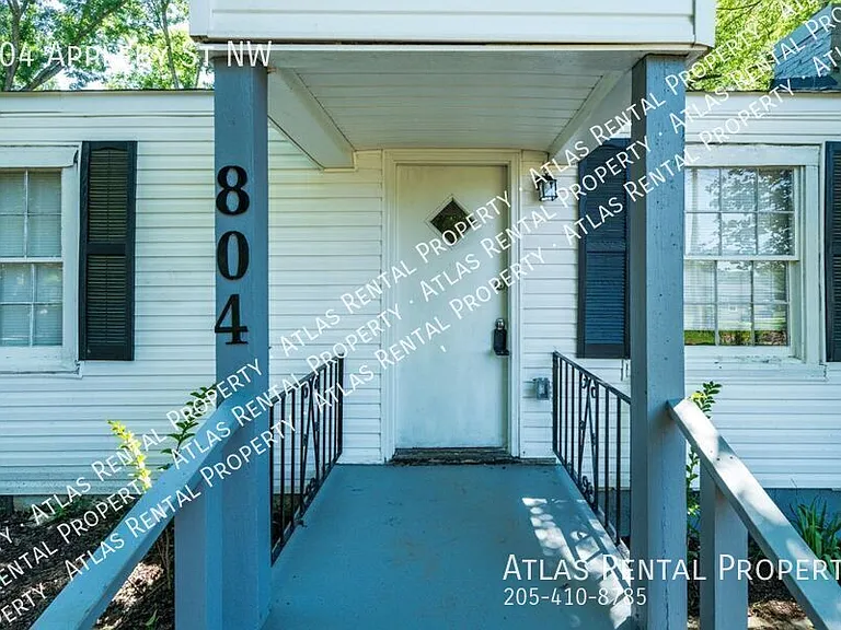 804 Appleby St NW — Photo 4