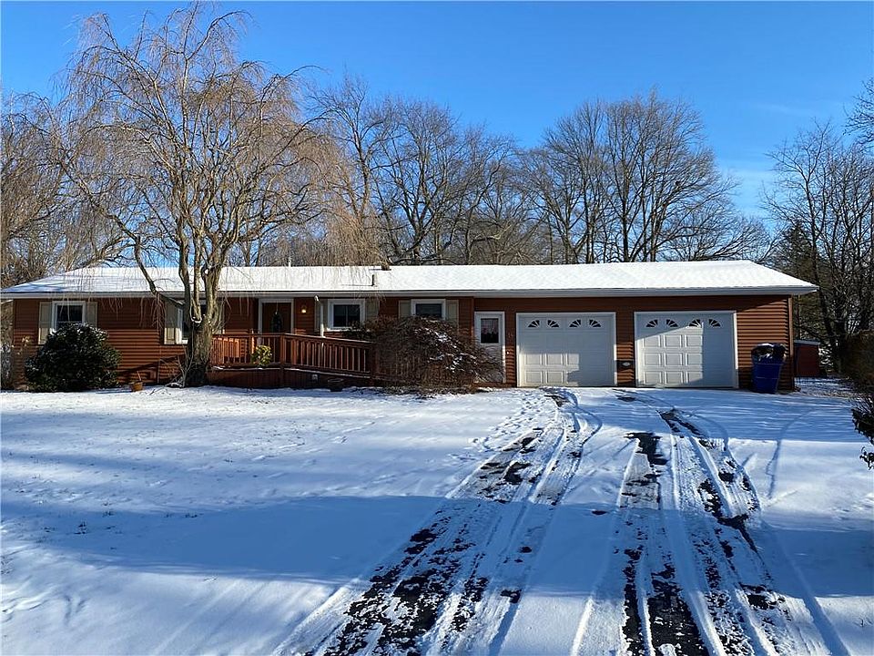 1st image of 18 Francis Dr
