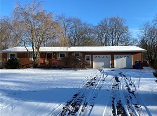 18 Francis Dr, Penfield, NY 14526