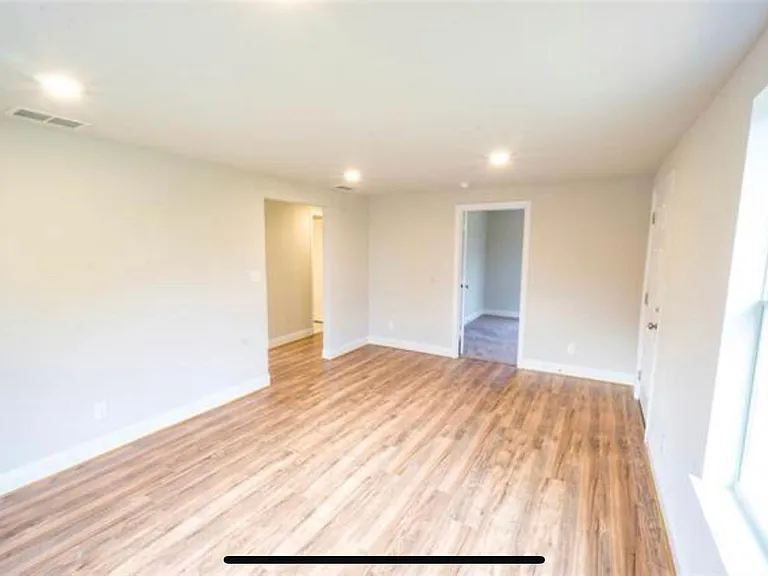 8020 Raymond Ave — Photo 4