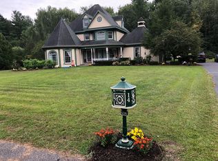 14 Edison Dr, Niskayuna, NY 12309