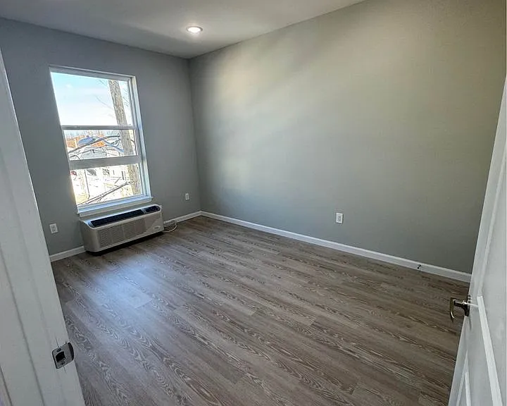 126 Governor St #303 — Photo 6