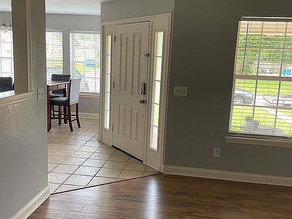 5th image of 302 Monterrey Ln