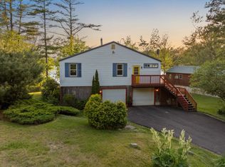 2 W Shore Dr, Raymond, NH 03077