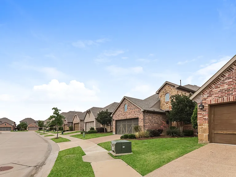 3117 Damsel Sauvage Ln — Photo 27