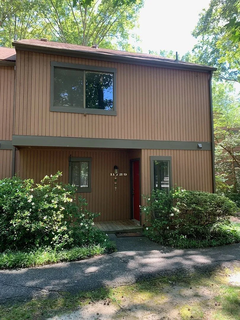 3 bed, 2.5 bath, 1396 sqft, $2,225 — Photo 1