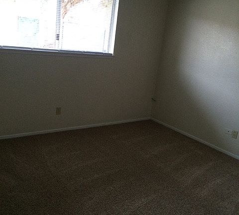 5th image of 1517 E Douglas Ave