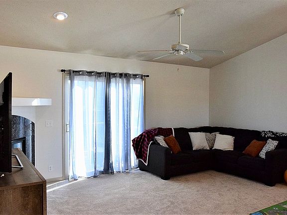 4th image of 13807 S 44th St