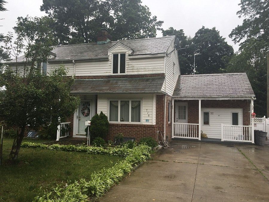 1st image of 716 Jericho Tpke