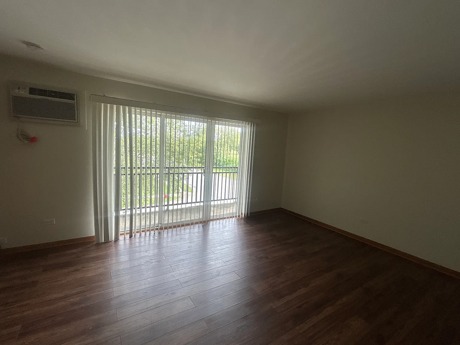 2 bed, $1,300 — Photo 3