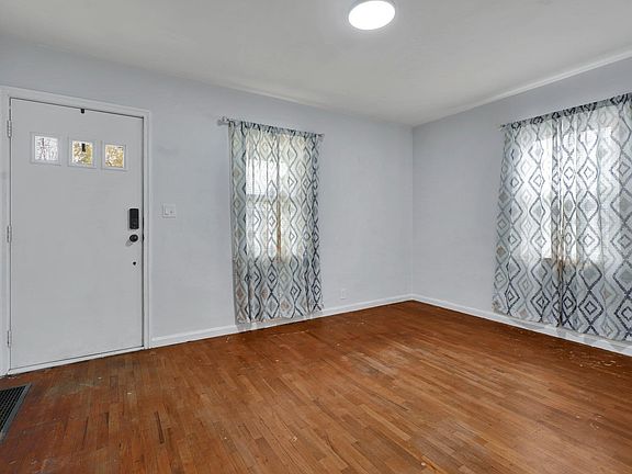 4th image of 213 N Kelsey Ave