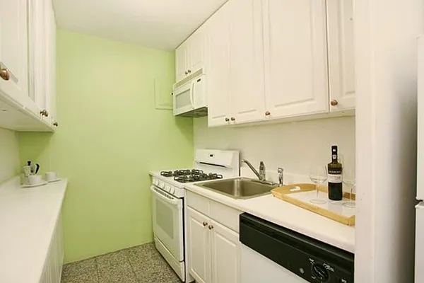 Rented by Corcoran | media 19