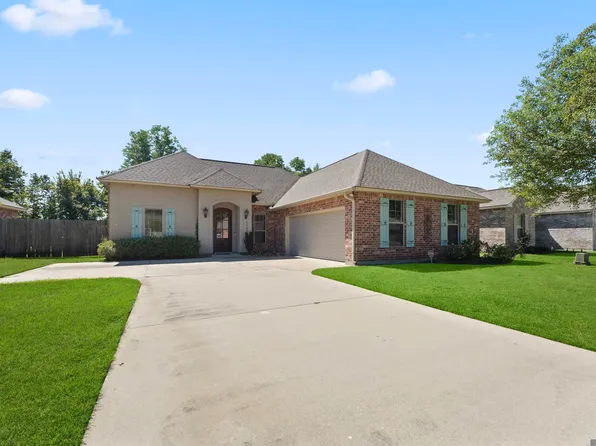 2337 Woodland Ct, Port Allen, LA 70767
