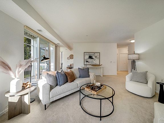 5th image of 100 Clydesdale Trl APT 128