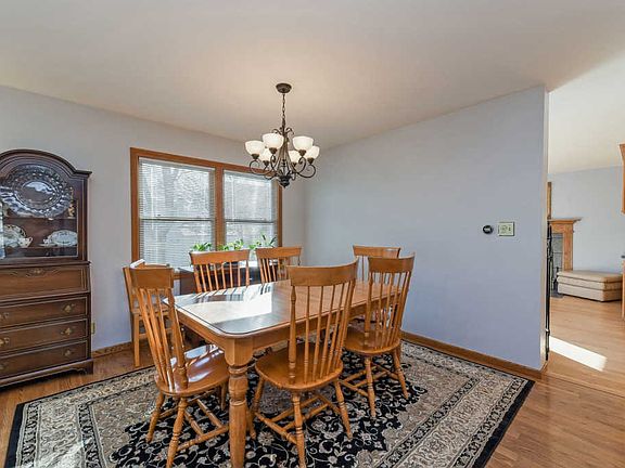4th image of 1110 Greensfield Dr