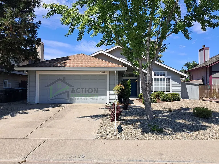 3835 Hunters Glen Pl — Photo 2