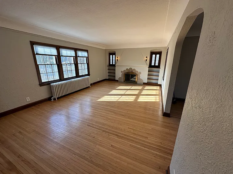 2925 Glenhurst Ave S #1 — Photo 4