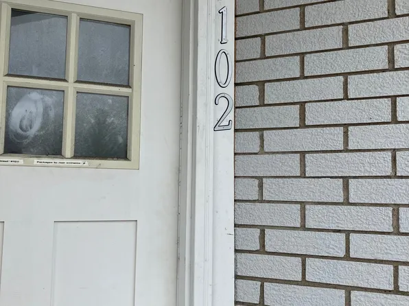 59 Center St #102, Biddeford, ME 04005