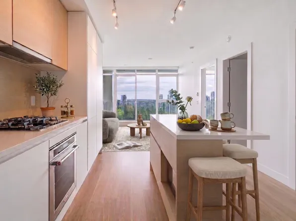 525 Foster Ave #610, Coquitlam, BC V3J 0H6