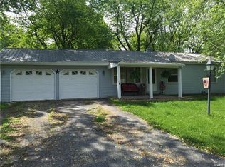 614 E State St, Vandalia, MO 63382
